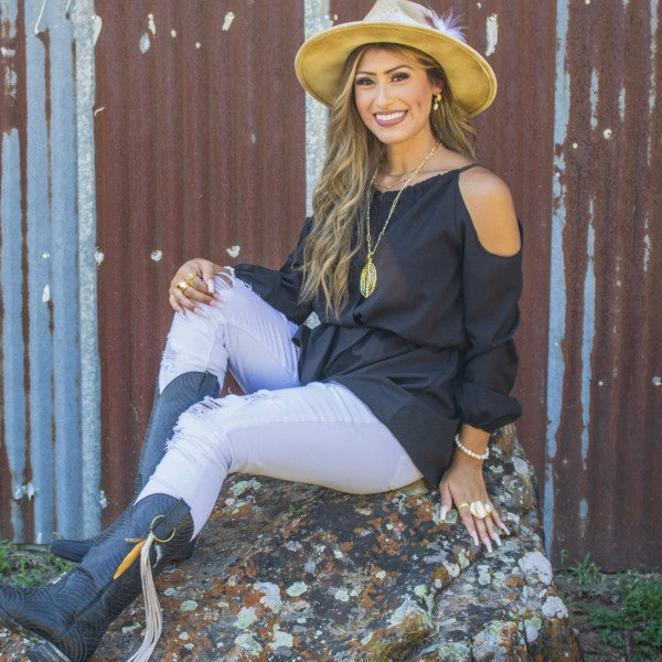 Matte Gold Cuff Earring w Genuine Freshwater Pearl