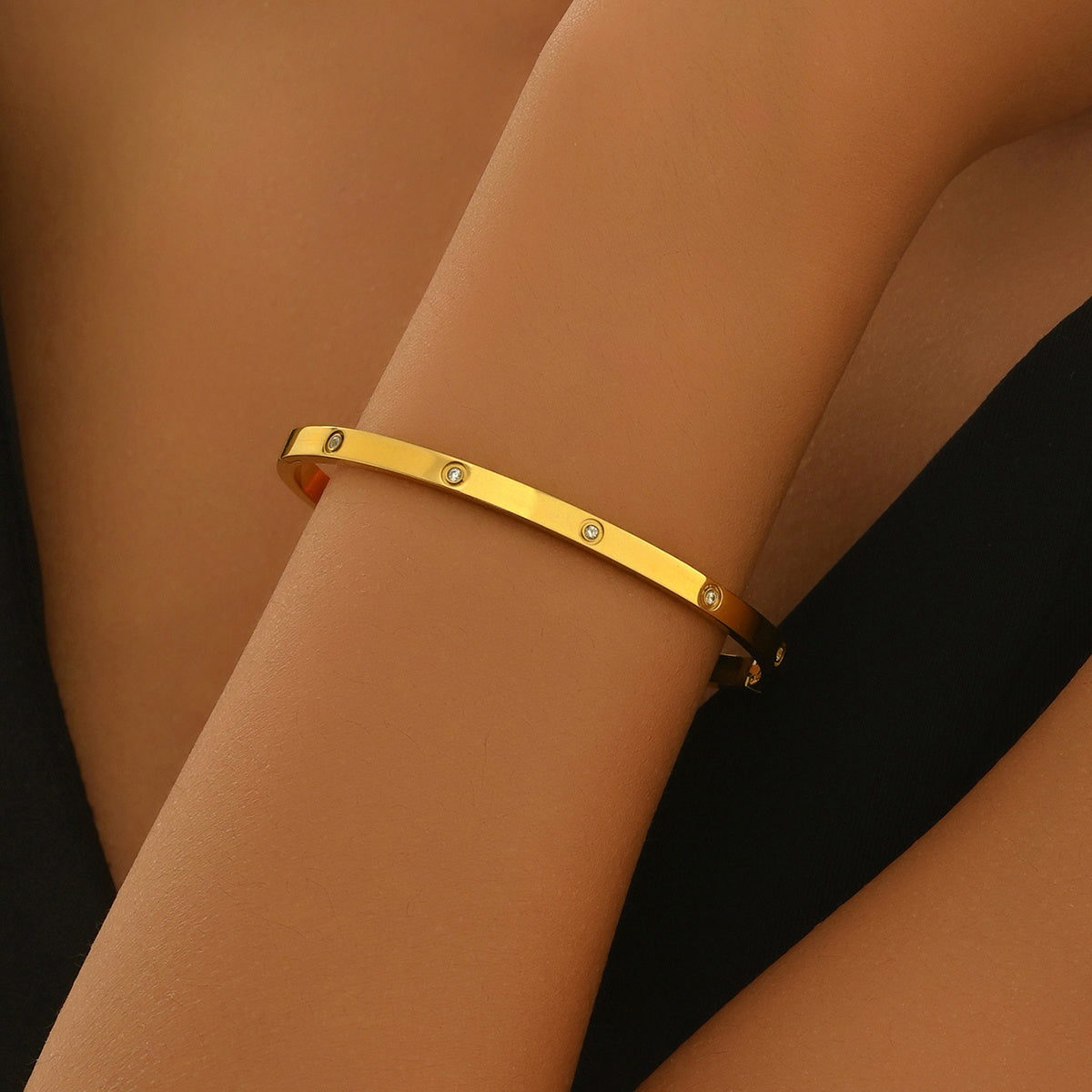 Lxalry 18K Gold Plated Stainless Steel Minimalist Bracelet Hypoallergenic Circle Rhinestone Jewelry  Secure Inlay Tarnish Free Design Skin Safe Luxury Gift For Her Golden Hour Glow, Everyday Wear A
