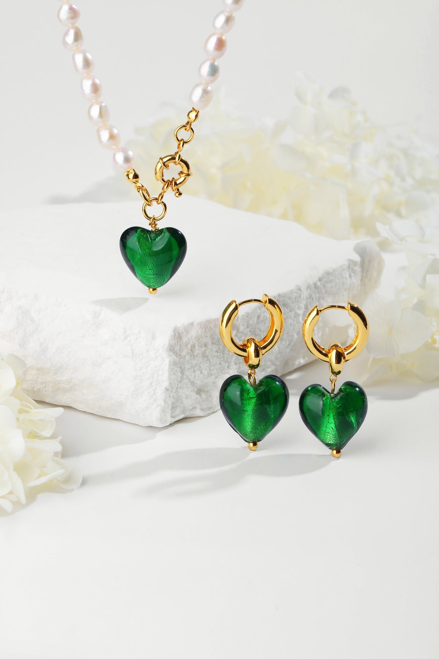 Esmée Green Glaze Heart Dangle Earrings